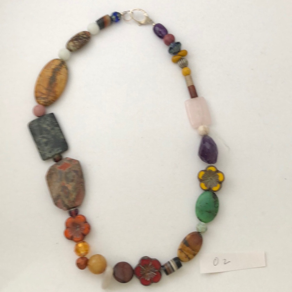Polished Stone & Flower Beaded Necklace (O2)